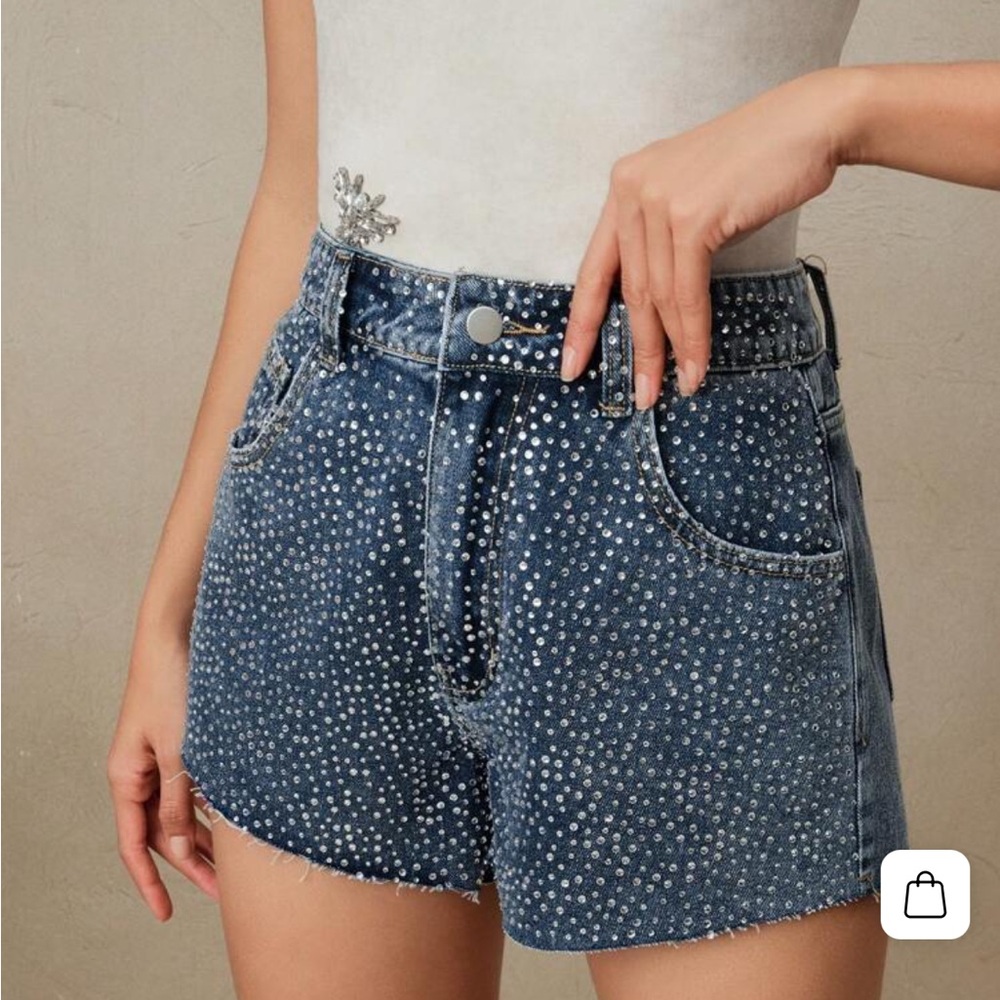 Stylish High Waist Denim Shorts with Studded Design - Picture 6 of 7